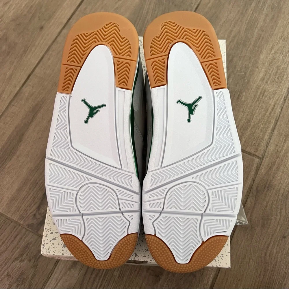 Air Jordan 4 RM